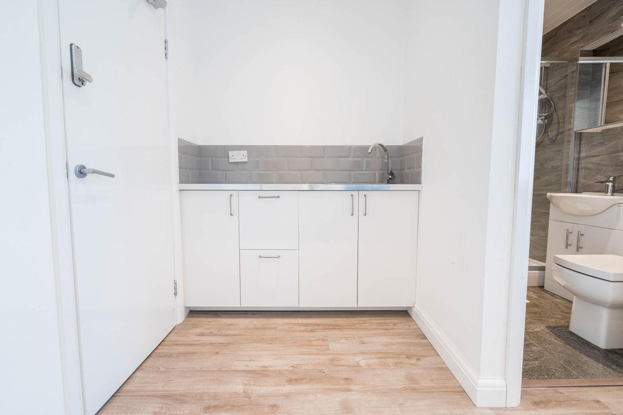 4 Bedroom House - Parking & Garden - Smart Tvs - Netflix - Wifi - Top Rated - 22Cg Бирмингем Экстерьер фото